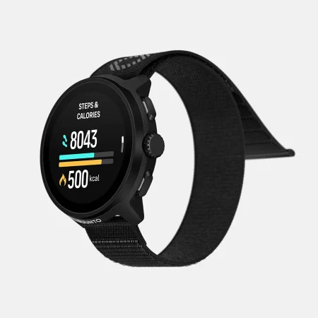 suunto-run-all-black-perspective-right-