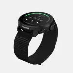 suunto-run-all-black-perspective-top-quarter-